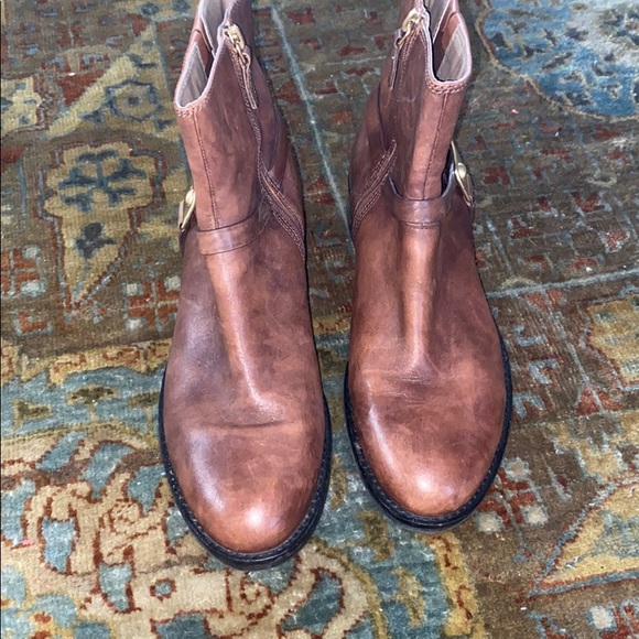 Brown leather booties - Picture 3 of 6